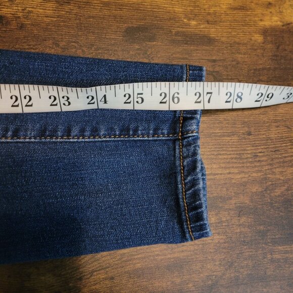 Tahari Jeans Size 8 Kelly Classic Skinny Mid Rise Medium Dark Wash Stretch Denim - Picture 9 of 11
